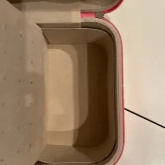 Pink Jewelry Box with Zipper Closure  -Minnie Mouse Themed ‎ (new) (w/a/x) - Picture 7 of 10